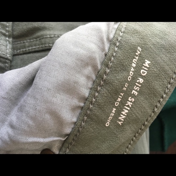 Universal Thread Mid Rise Skinny Green Jeans size 2 - Picture 8 of 8